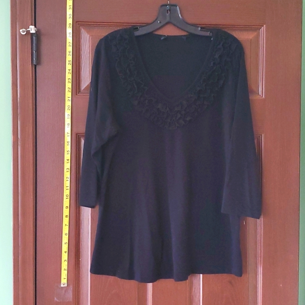 Black thin sweater with ruffles